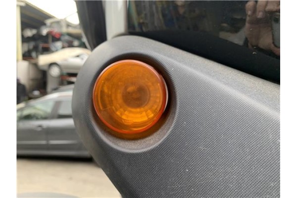 Recambio de intermitente delantero dcho para renault twizy eléctrico urban referencia OEM IAM 261306162R  