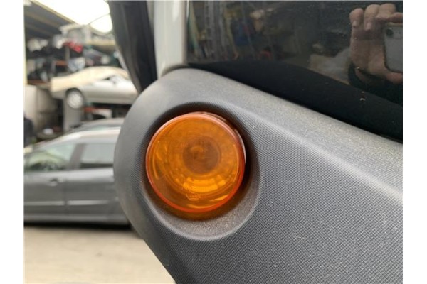 Recambio de intermitente delantero dcho para renault twizy eléctrico urban referencia OEM IAM 261306162R  