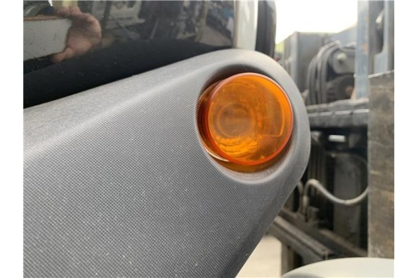 Recambio de intermitente delantero izquierdo para renault twizy eléctrico urban referencia OEM IAM 261306162R  