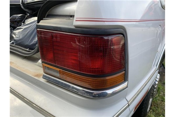 Recambio de piloto trasero derecho para chrysler le baron 3.0 i v6 referencia OEM IAM 7R019194 E6029197 