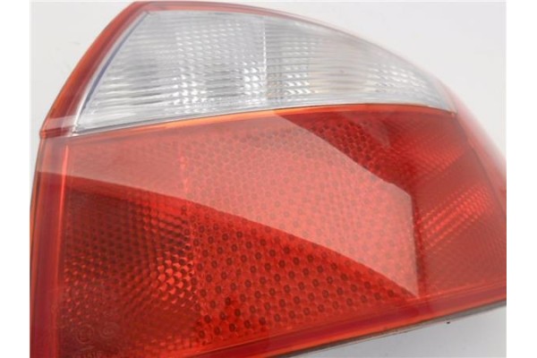 Recambio de piloto trasero derecho para audi a4 berlina (8e) 2.5 tdi (120kw) referencia OEM IAM 153948 014411964RR 