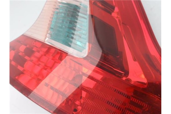 Recambio de piloto trasero derecho para citroen c4 coupe 1.6 16v referencia OEM IAM 9646801677 4CXX13440A 