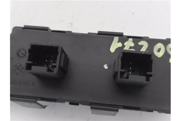 Recambio de mando elevalunas delantero izquierdo para citroen c4 coupe 1.6 16v referencia OEM IAM ZQ800629XT  