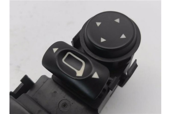 Recambio de mando elevalunas delantero izquierdo para citroen c4 coupe 1.6 16v referencia OEM IAM ZQ800629XT  