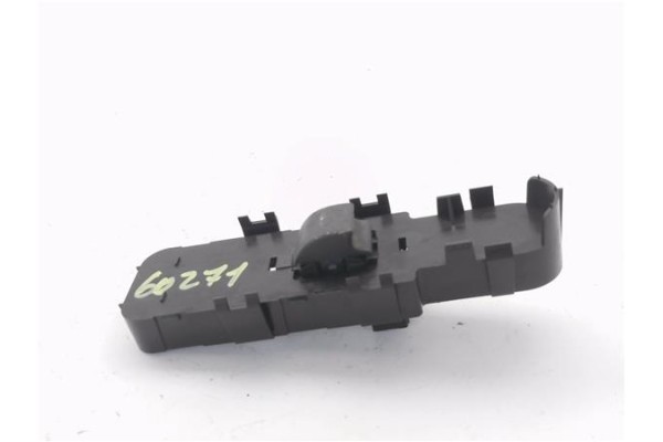 Recambio de mando elevalunas delantero derecho para citroen c4 coupe 1.6 16v referencia OEM IAM 9651465677  
