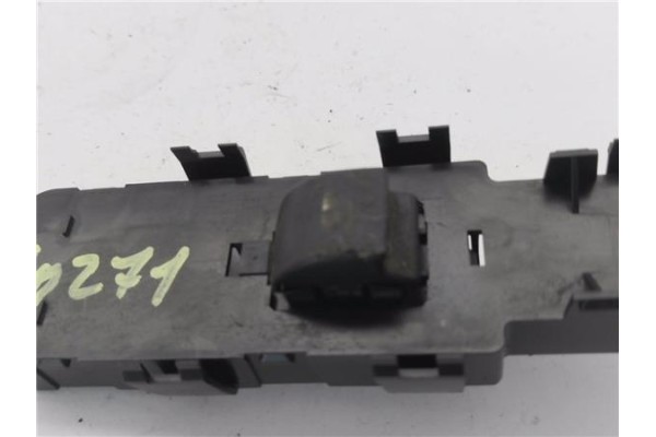 Recambio de mando elevalunas delantero derecho para citroen c4 coupe 1.6 16v referencia OEM IAM 9651465677  