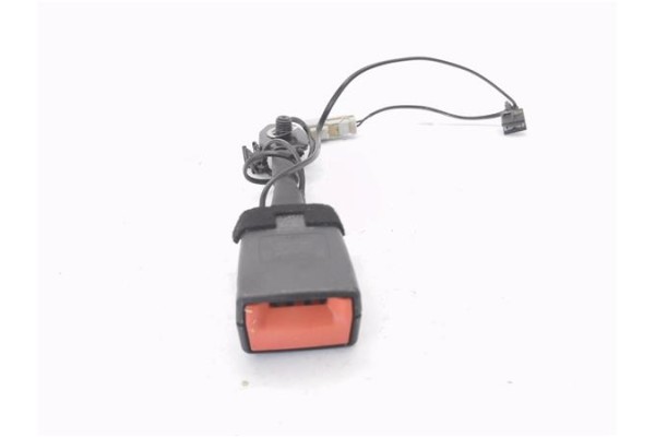 Recambio de anclaje cinturon delantero izquierdo para iveco daily chasis 2.3 referencia OEM IAM 5801455971  