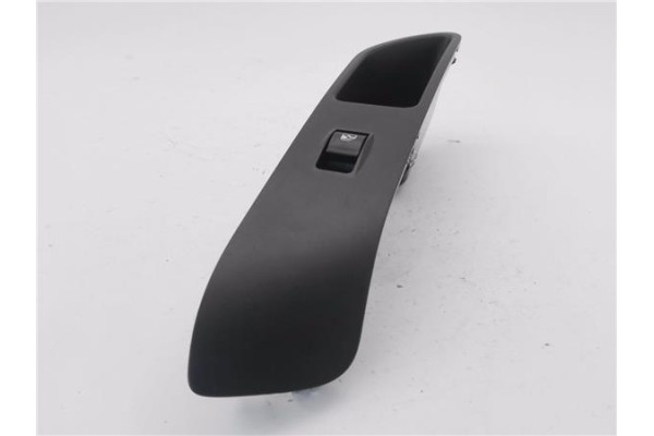 Recambio de mando elevalunas delantero derecho para iveco daily chasis 2.3 referencia OEM IAM 5802804533  