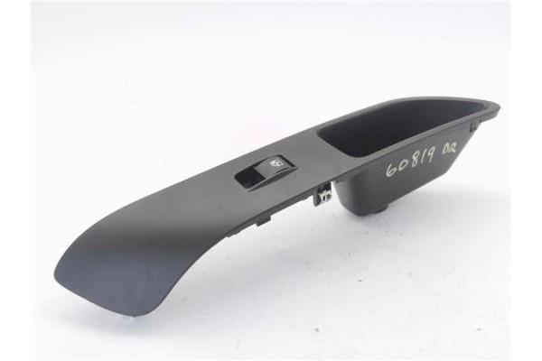 Recambio de mando elevalunas delantero derecho para iveco daily chasis 2.3 referencia OEM IAM 5802804533  