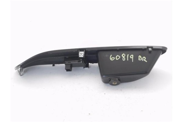 Recambio de mando elevalunas delantero derecho para iveco daily chasis 2.3 referencia OEM IAM 5802804533  