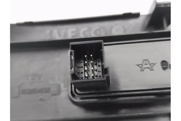 Recambio de mando elevalunas delantero derecho para iveco daily chasis 2.3 referencia OEM IAM 5802804533  