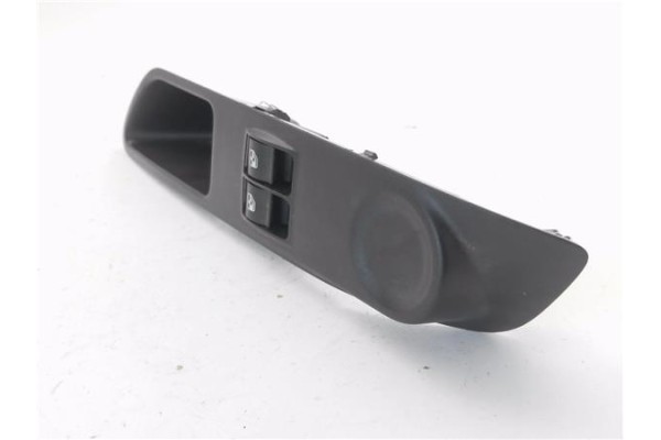 Recambio de mando elevalunas delantero izquierdo para iveco daily chasis 2.3 referencia OEM IAM 5802846165  