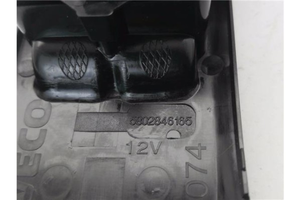 Recambio de mando elevalunas delantero izquierdo para iveco daily chasis 2.3 referencia OEM IAM 5802846165  