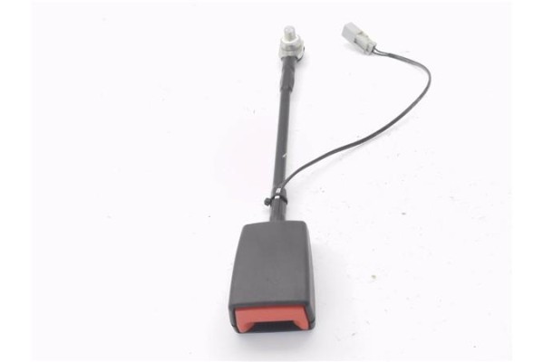 Recambio de anclaje cinturon delantero derecho para iveco daily chasis 2.3 referencia OEM IAM 5802806620  