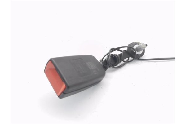 Recambio de anclaje cinturon delantero derecho para iveco daily chasis 2.3 referencia OEM IAM 5802806622  