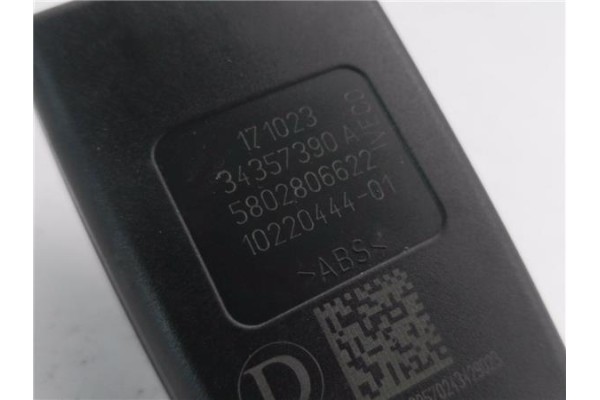 Recambio de anclaje cinturon delantero derecho para iveco daily chasis 2.3 referencia OEM IAM 5802806622  