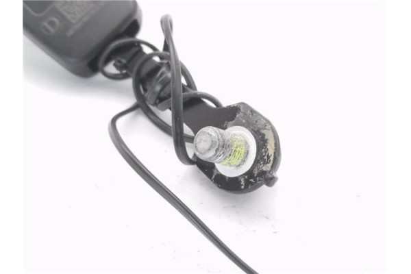 Recambio de anclaje cinturon delantero derecho para iveco daily chasis 2.3 referencia OEM IAM 5802806622  