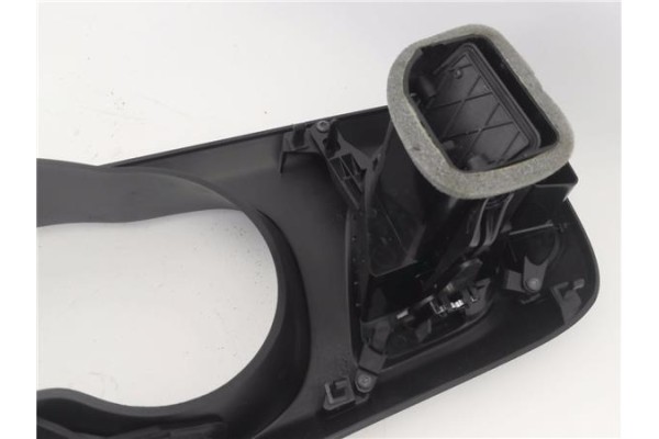 Recambio de embellecedor cuadro instrumentos para iveco daily chasis 2.3 referencia OEM IAM 5802383302  