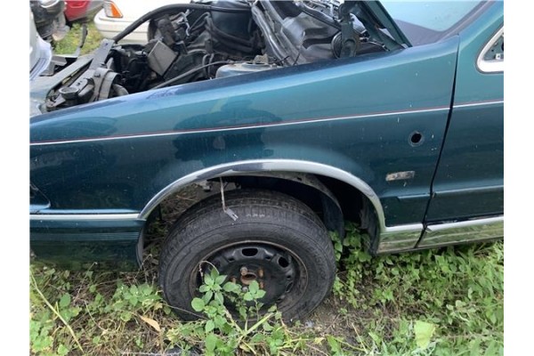 Recambio de aleta delantero izquierda para chrysler saratoga 3.0 v6 referencia OEM IAM 4911947  