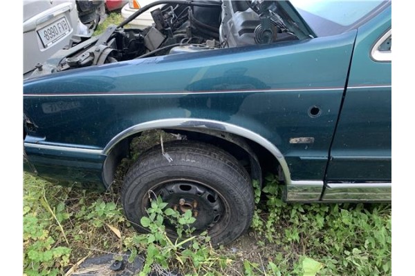 Recambio de aleta delantero izquierda para chrysler saratoga 3.0 v6 referencia OEM IAM 4911947  