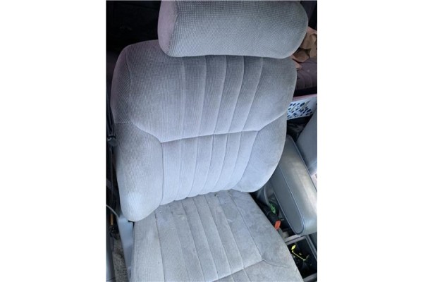 Recambio de asiento delantero derecho para chrysler saratoga 3.0 v6 referencia OEM IAM 4705306  