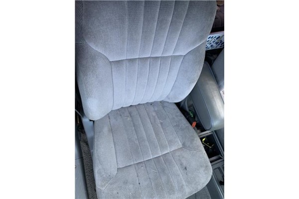 Recambio de asiento delantero derecho para chrysler saratoga 3.0 v6 referencia OEM IAM 4705306  
