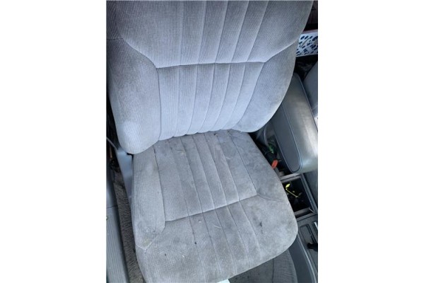 Recambio de asiento delantero derecho para chrysler saratoga 3.0 v6 referencia OEM IAM 4705306  