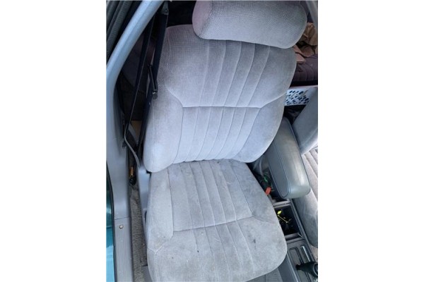 Recambio de asiento delantero derecho para chrysler saratoga 3.0 v6 referencia OEM IAM 4705306  