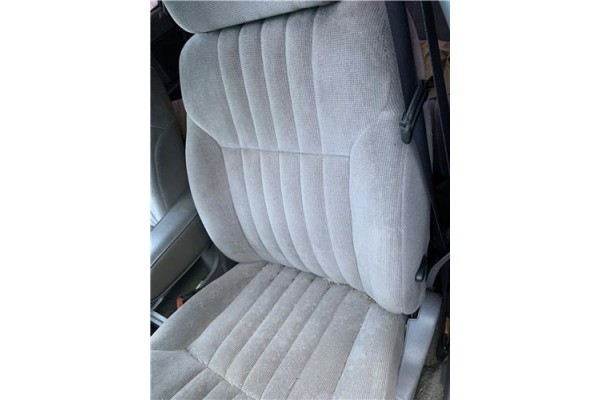 Recambio de asiento delantero izquierdo para chrysler saratoga 3.0 v6 referencia OEM IAM 4705307  