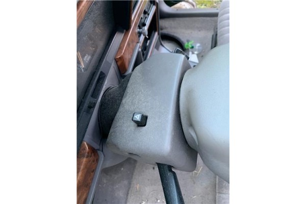 Recambio de embellecedor columna direccion para chrysler saratoga 3.0 v6 referencia OEM IAM 4470002 4470003 