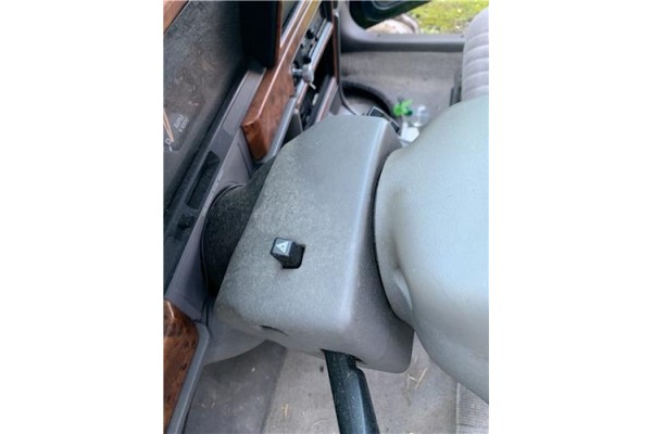 Recambio de embellecedor columna direccion para chrysler saratoga 3.0 v6 referencia OEM IAM 4470002 4470003 