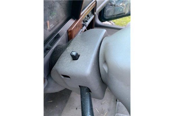 Recambio de embellecedor columna direccion para chrysler saratoga 3.0 v6 referencia OEM IAM 4470002 4470003 