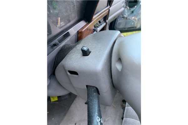 Recambio de embellecedor columna direccion para chrysler saratoga 3.0 v6 referencia OEM IAM 4470002 4470003 