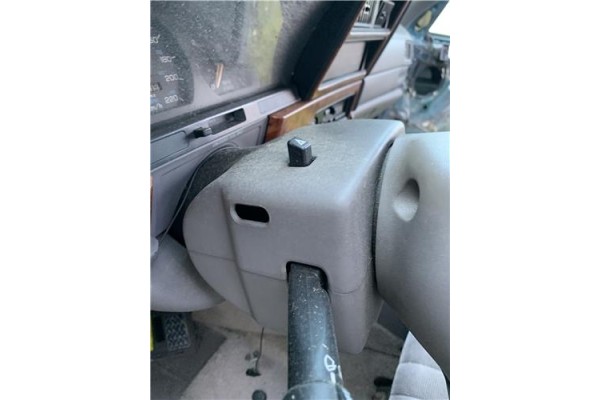 Recambio de embellecedor columna direccion para chrysler saratoga 3.0 v6 referencia OEM IAM 4470002 4470003 