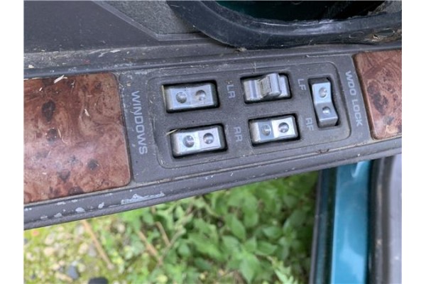 Recambio de mando elevalunas delantero izquierdo para chrysler saratoga 3.0 v6 referencia OEM IAM 4685010  