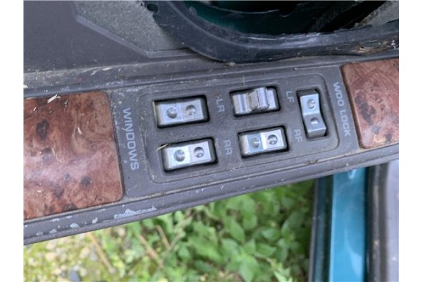 Recambio de mando elevalunas delantero izquierdo para chrysler saratoga 3.0 v6 referencia OEM IAM 4685010  