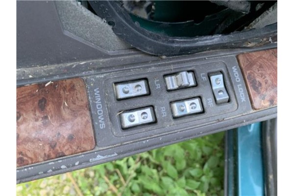 Recambio de mando elevalunas delantero izquierdo para chrysler saratoga 3.0 v6 referencia OEM IAM 4685010  