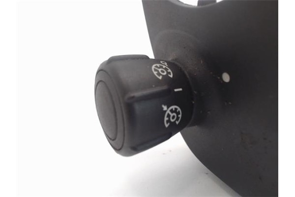 Recambio de mando de luces para renault scenic ii (jm) referencia OEM IAM 8200206738 61890007 
