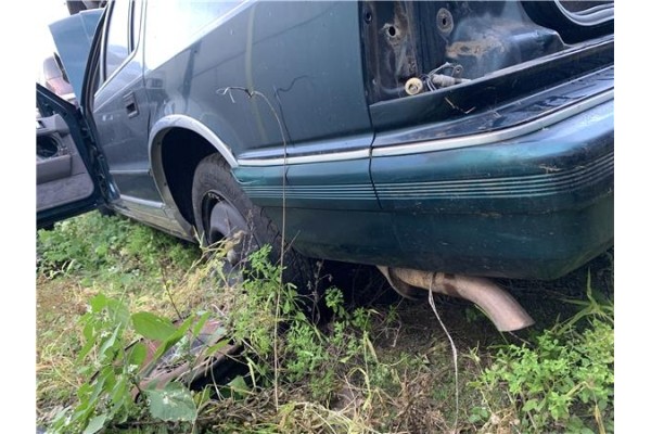 Recambio de paragolpes trasero para chrysler saratoga 3.0 v6 referencia OEM IAM 4388620  