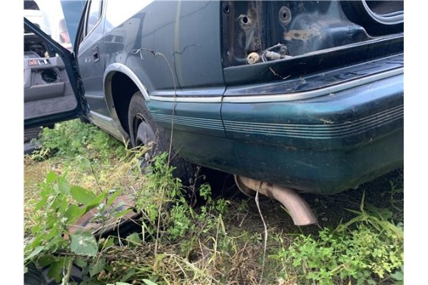 Recambio de paragolpes trasero para chrysler saratoga 3.0 v6 referencia OEM IAM 4388620  