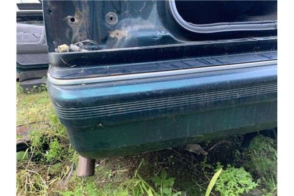 Recambio de paragolpes trasero para chrysler saratoga 3.0 v6 referencia OEM IAM 4388620  