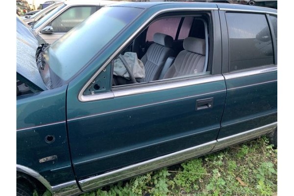 Recambio de puerta delantero izquierda para chrysler saratoga 3.0 v6 referencia OEM IAM 4443861  