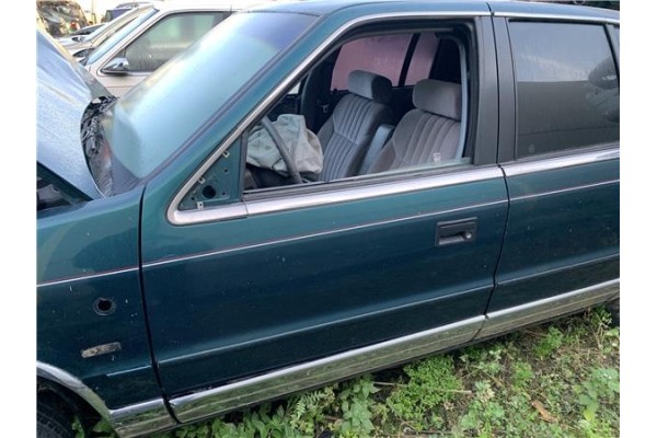 Recambio de puerta delantero izquierda para chrysler saratoga 3.0 v6 referencia OEM IAM 4443861  