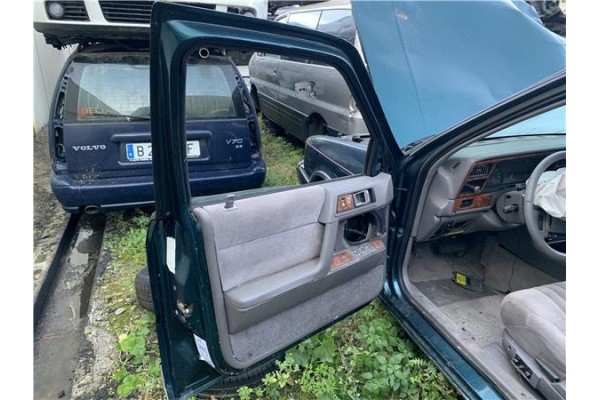 Recambio de puerta delantero izquierda para chrysler saratoga 3.0 v6 referencia OEM IAM 4443861  