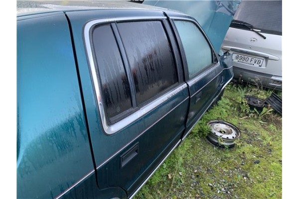 Recambio de puerta trasero derecha para chrysler saratoga 3.0 v6 referencia OEM IAM 4443862  