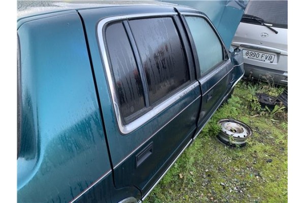 Recambio de puerta trasero derecha para chrysler saratoga 3.0 v6 referencia OEM IAM 4443862  