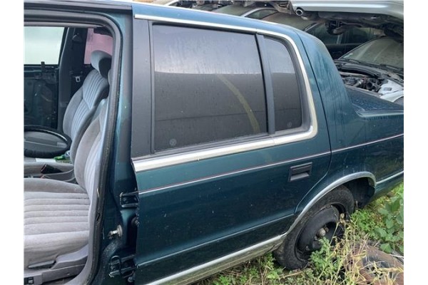 Recambio de puerta trasero izquierda para chrysler saratoga 3.0 v6 referencia OEM IAM 4443863  