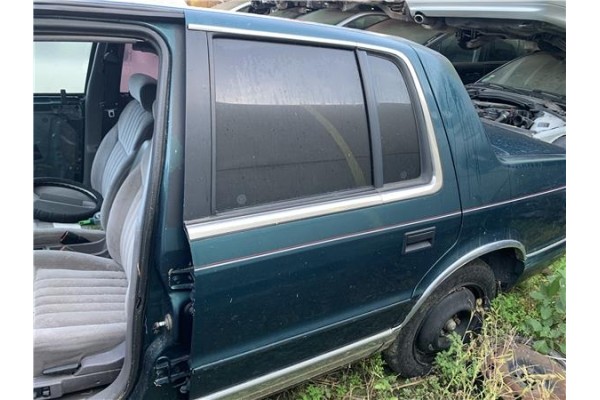 Recambio de puerta trasero izquierda para chrysler saratoga 3.0 v6 referencia OEM IAM 4443863  