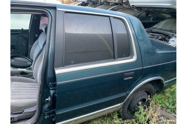 Recambio de puerta trasero izquierda para chrysler saratoga 3.0 v6 referencia OEM IAM 4443863  