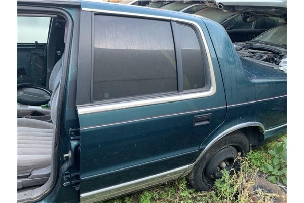 Recambio de puerta trasero izquierda para chrysler saratoga 3.0 v6 referencia OEM IAM 4443863  